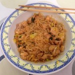 Noodles de Pollo al Curry con Hierbabuena y Chile