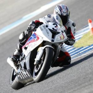 Rodando en el circuito de Jerez, donde habitualmente uso snacks low-carb entre cada tanda de entrenamiento Rodando en el circuito de Jerez, donde habitualmente uso snacks low-carb entre cada tanda de entrenamiento