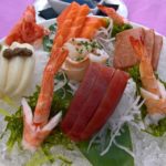 Sashimi variado de pescado crudo